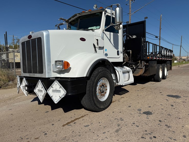 2015-peterbilt-365-image-2