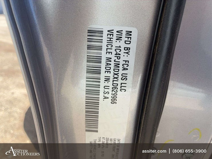 2020-jeep-cherokee-limited-image-32