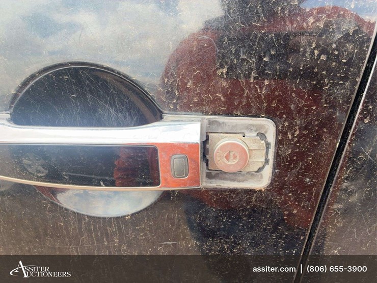 2011-nissan-armada-image-12