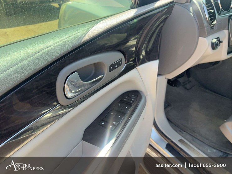 2015-buick-enclave-image-15
