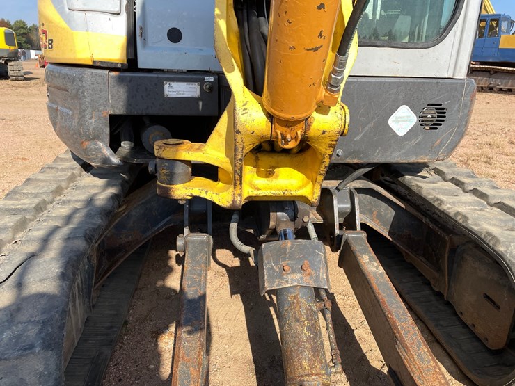 #1904-•-2011-new-holland-e50b-midi-excavator-image-17