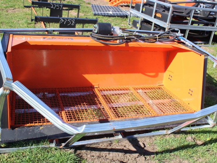 #540-•-skid-steer-vibratory-bucket-image-2
