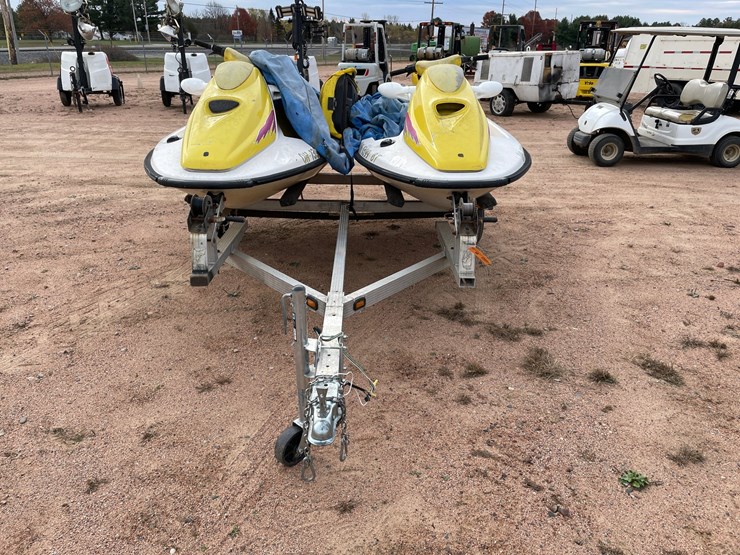 #1028-•-(2)-bombardier-sea-doo-jet-ski-with-triton-trailer-(no-registration-card)-image-2