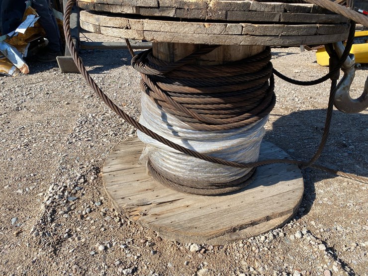 #6948-•-(1)-steel-wire-rope-cable-on-wooden-spool-with-swivel-hook-image-6