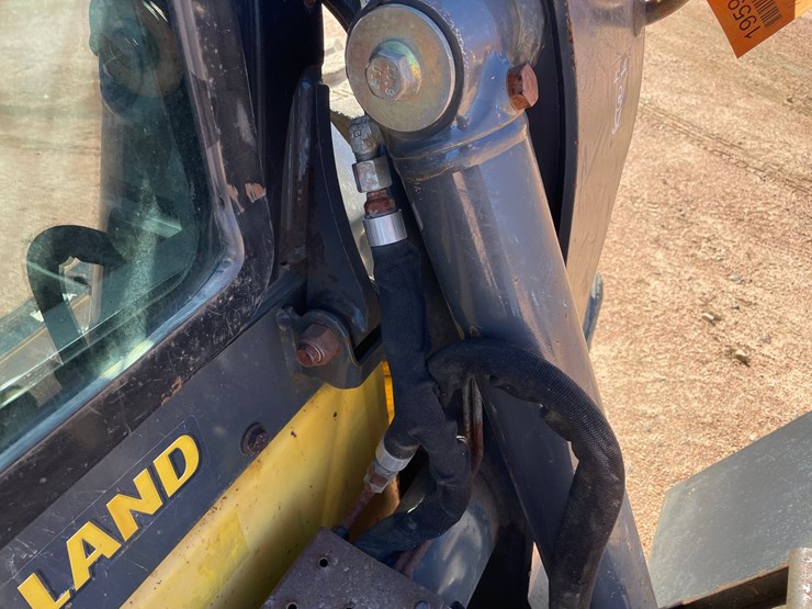 #1959-•-2015-new-holland-l230-skid-steer-image-27