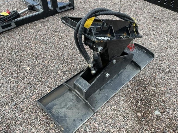42in-swing-blade-for-stand-up-skid-steer-image-3