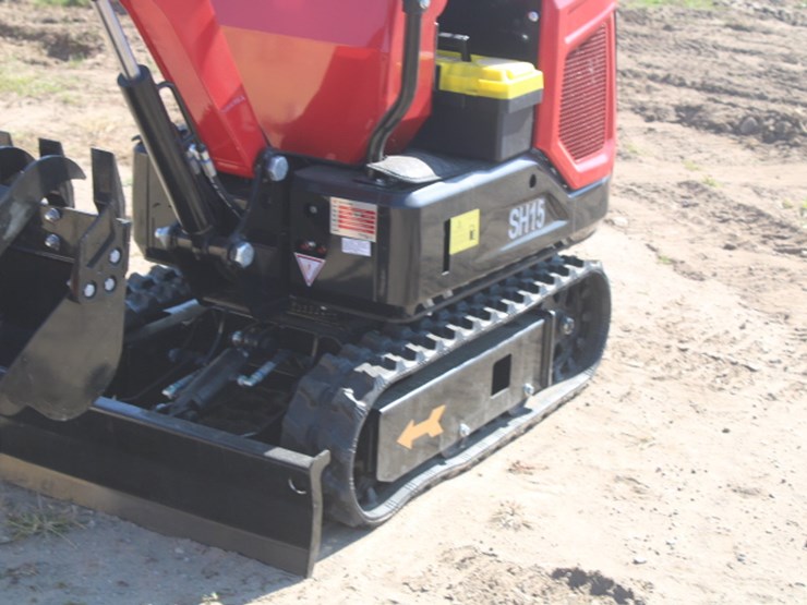 #600-•-sh15-mini-excavator-image-4
