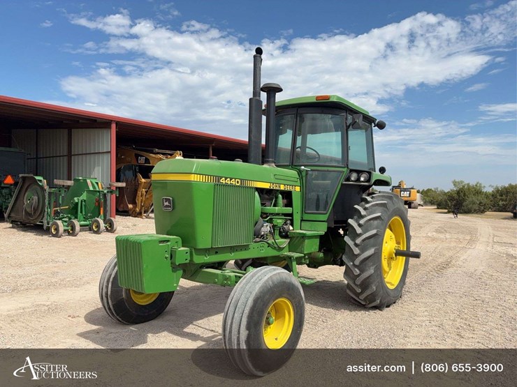 1980-john-deere-4440-image-2