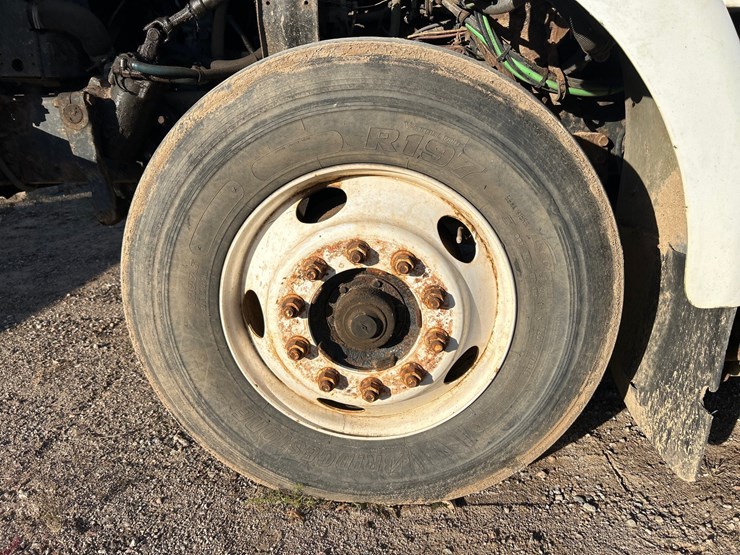 #6903-•-1995-volvo-gm-wg64t-tandem-axle-day-cab-semi-tractor-(has-wi-title)-image-42