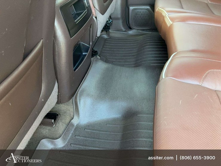 2015-chevrolet-silverado-1500-high-country-image-25
