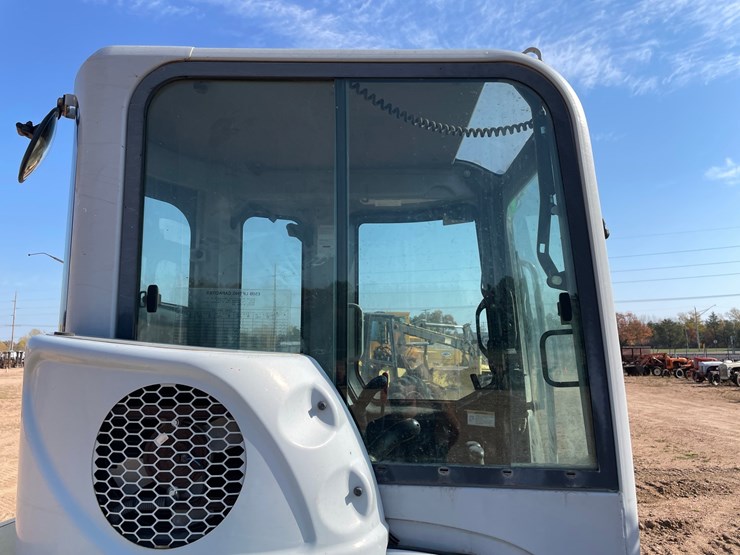 #1904-•-2011-new-holland-e50b-midi-excavator-image-27