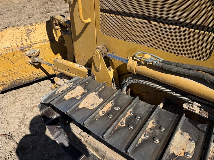 caterpillar-d3g-xl-image-18