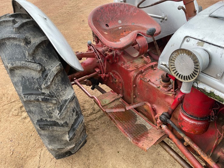 #1856-•-ford-tractor-image-36