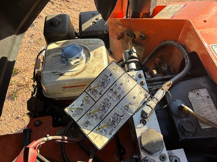 #1887-•-2017-jlg-t500j-towable-basket-lift-image-8