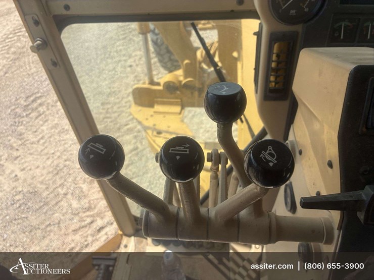 2002-caterpillar-140h-image-22