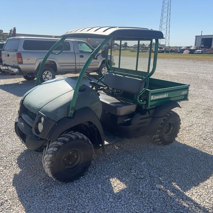 Kawasaki Mule, 4WD, Hi/Lo range, dump bed, 2,474hrs, gas engine