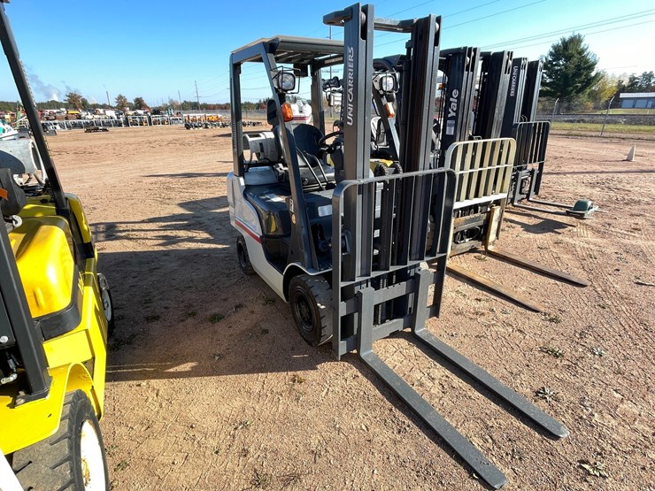 #1885-•-unicarrier-40-lp-forklift-image-6