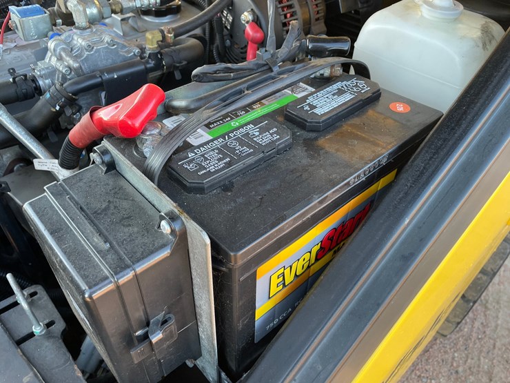 #1882-•-2022-yale-40ux-glp040ux-lp-forklift-image-17
