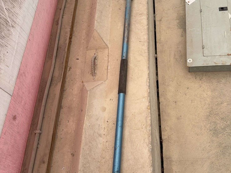 pneumatic-chisel-stick,-needs-rebuilt-image-1