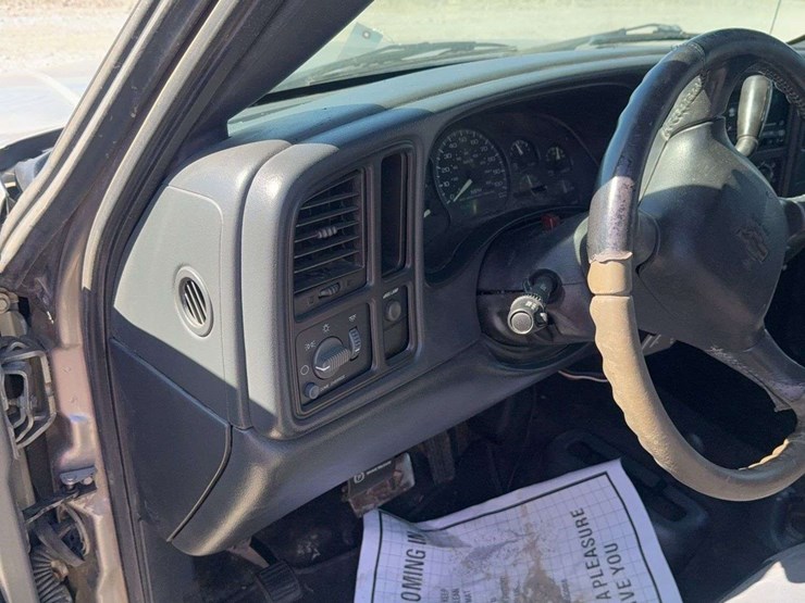 2002-chevrolet-silverado-2500-hd,-4x4,-cloth-interior,-single-cab,-camper-shell,-reese-hitch,-215,438-miles,-vin#-1gchk24u31e235020-image-13