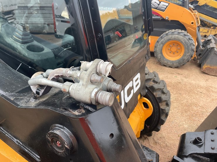 #1077-•-2021-jcb-270-t4-skid-steer-image-37