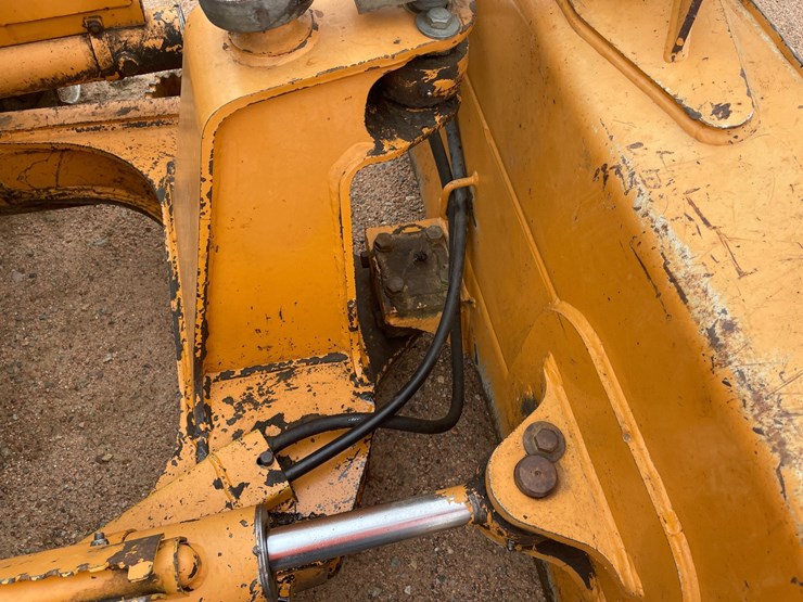 #1851-•-2004-case-650k-dozer-image-34