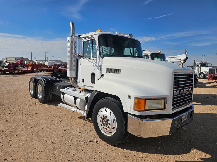 1995-mack-ch613-image-4