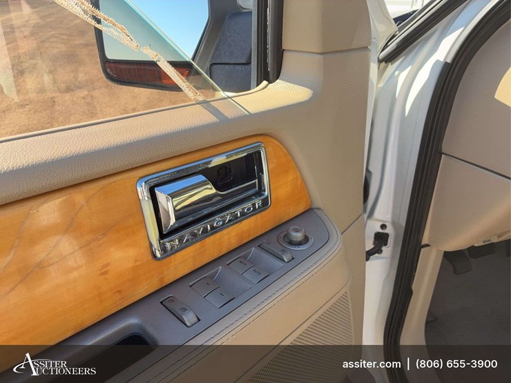 2008-lincoln-navigator-l-image-27