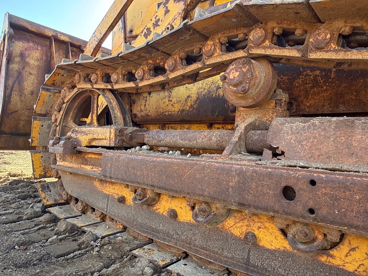 #6924-•-john-deere-440-ic-series-crawler-loader-image-15