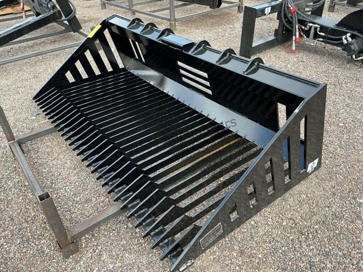 2026-giyi-66in-rock-bucket-for-skid-steer-image-4