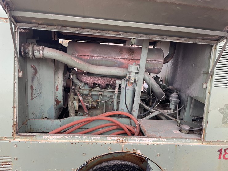 #1090-•-gardner-denver-towable-air-compressor-image-20
