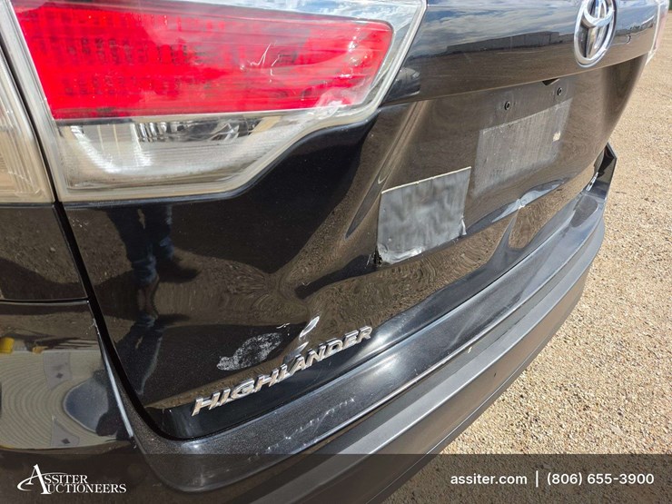 2015-toyota-highlander-xle-image-10