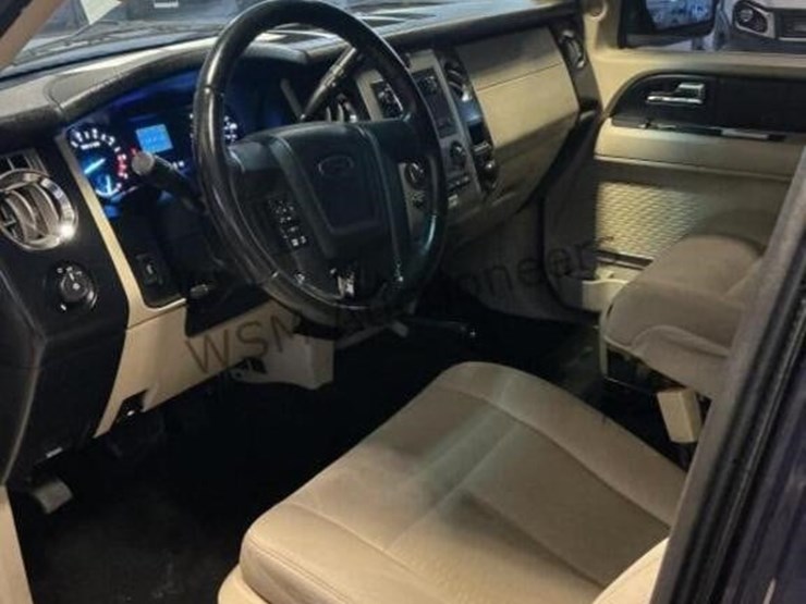 2015-ford-expedition-suv-image-22