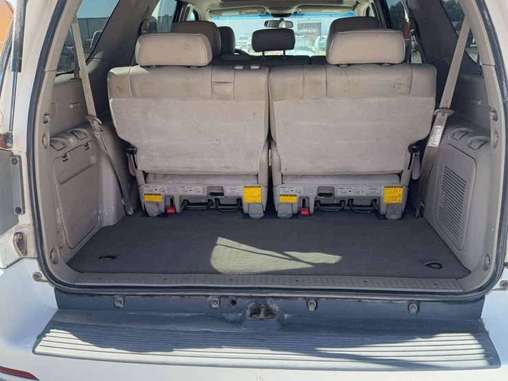 2007-toyota-sequoia-srs-suv,-v8/iforce,-4wd,-rear-hitch,-rear-control,-power-lock/windows/mirrors,-leather-interior,-heated-seats,-sunroof,-284,475-miles,-vin#-5tdbt44a77s283708-image-6