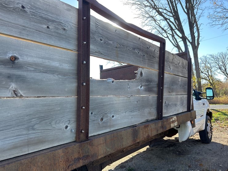 #6935-•-2000-ford-f-550-super-duty-stake-bed-dump-truck-(has-wi-title)-image-22