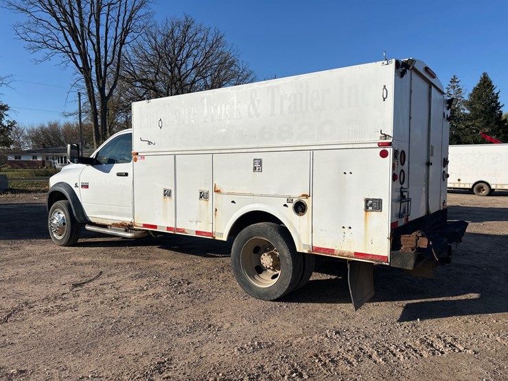 #6901-•-2011-ram-5500-heavy-duty-service-truck-(has-wi-title)-image-3