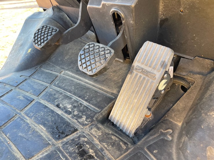 #1882-•-2022-yale-40ux-glp040ux-lp-forklift-image-30