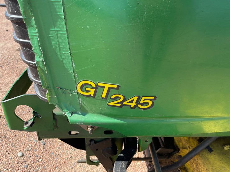 #1010-•-john-deere-gt245-riding-lawn-mower-image-12