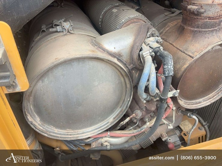 2015-caterpillar-d6t-xl-image-28