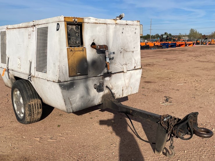 #1896-•-sullair-185-towable-air-compressor-image-3