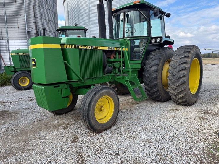 1980-john-deere-4440-tractor,-7,995-hours,-540-and-small-1000pto,-front-fuel-tank,-full-rack-front-weights,-hammer-strap,-side-step,-quad-range,-18.4x38,-quick-hitch,-2-remotes,-s/n--4440w037072-image-30