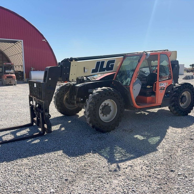 2016 JLG 642 Telehandler, 6000lbs, 4,051 hours, diesel engine, 42’ reach, 4’ long forks, Solid tires, s/n- 0160074179