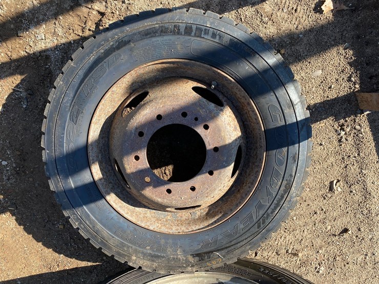#6964-•-(2)-225/70r19.5-commercial-truck-tires-on-steel-wheels-image-5