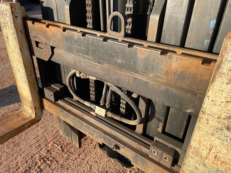 #1882-•-2022-yale-40ux-glp040ux-lp-forklift-image-11