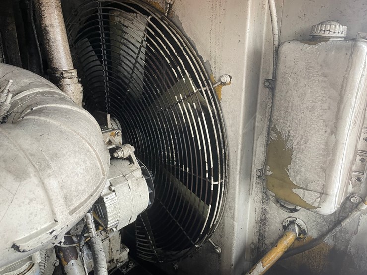 #1853-•-leroi-750-cfm-air-compressor-image-38