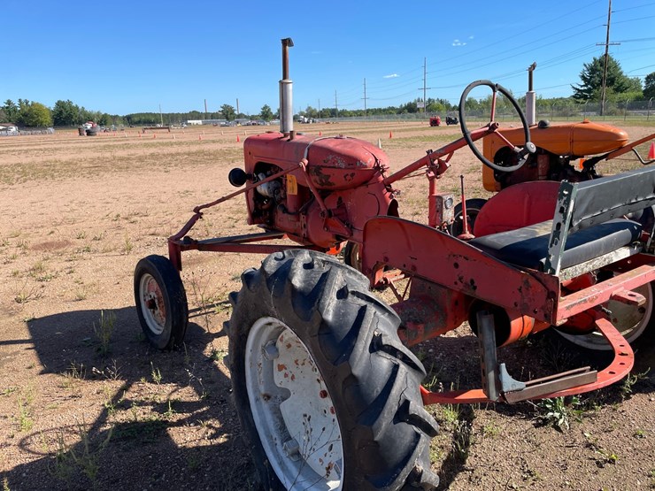 #1951-•-allis-chalmers-b-wide-tractor-image-11
