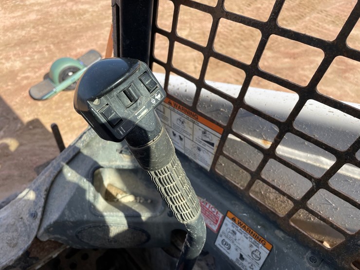 #1863-•-2017-bobcat-t450-tracked-skid-steer-image-37
