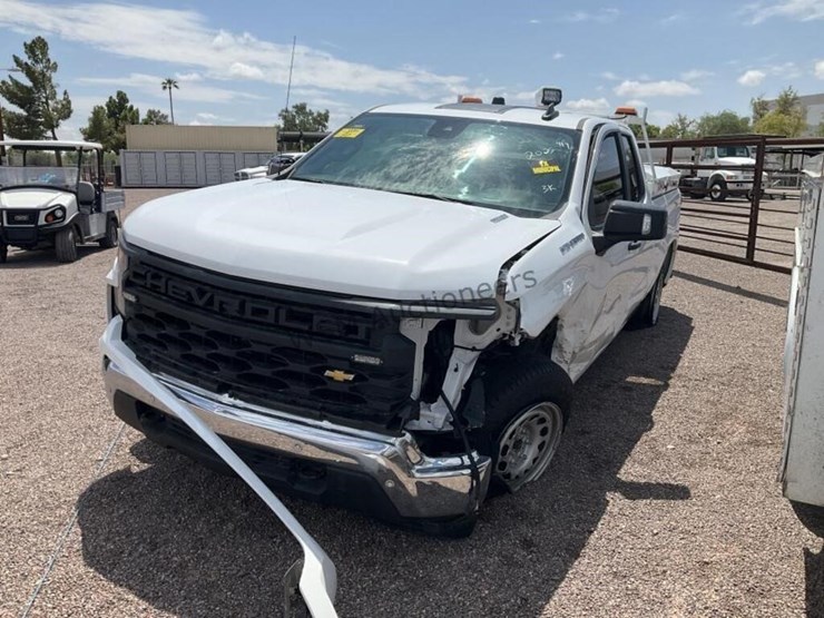 2025-chevrolet-silverado-1500-p/u-image-1