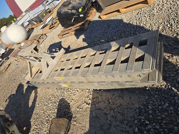 pair-of-heavy-duty-trailer-ramps-23,500lb-capacity-per-axle-image-4