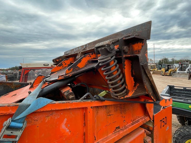 #1018-•-holder-c9.88h-articulated-tractor-with-snow-blower-image-47